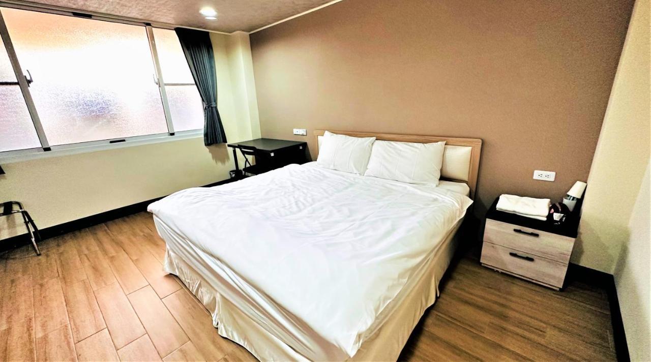 Ferienwohnung Shining House Tainan Exterior foto
